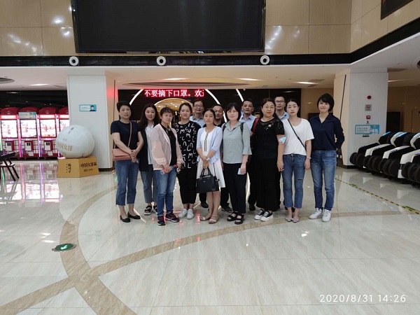 安徽必发7790地产集团公司机关第一、第二党支部组织寓目爱国主义题材影片《八佰》